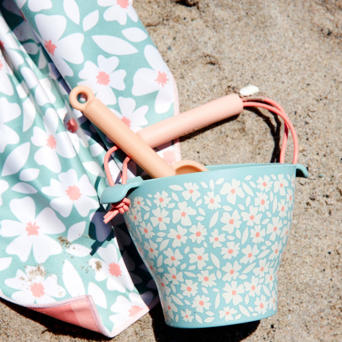 Bucket & Spade - Beach Toys - Flourish